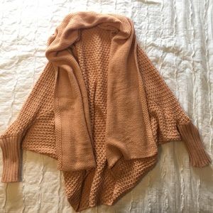 Cozy one size fits all sweater!